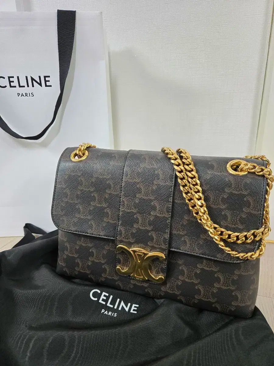 国内発送/CELINE/ミディアム・ヘロワーズ・バッグ 2143300210002_01.jpg