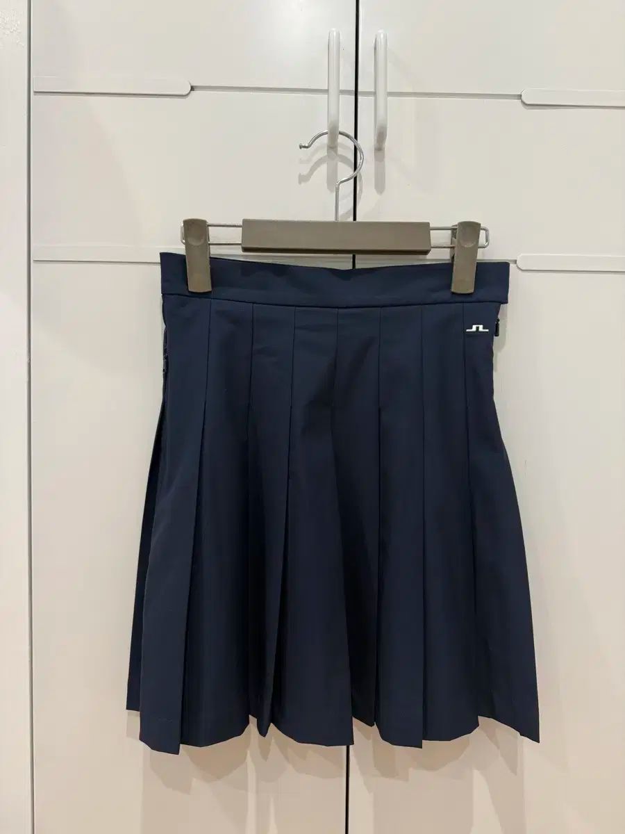 J.LINDEBERG J.リンドバーグ アディーナ スカート xs ネイビー