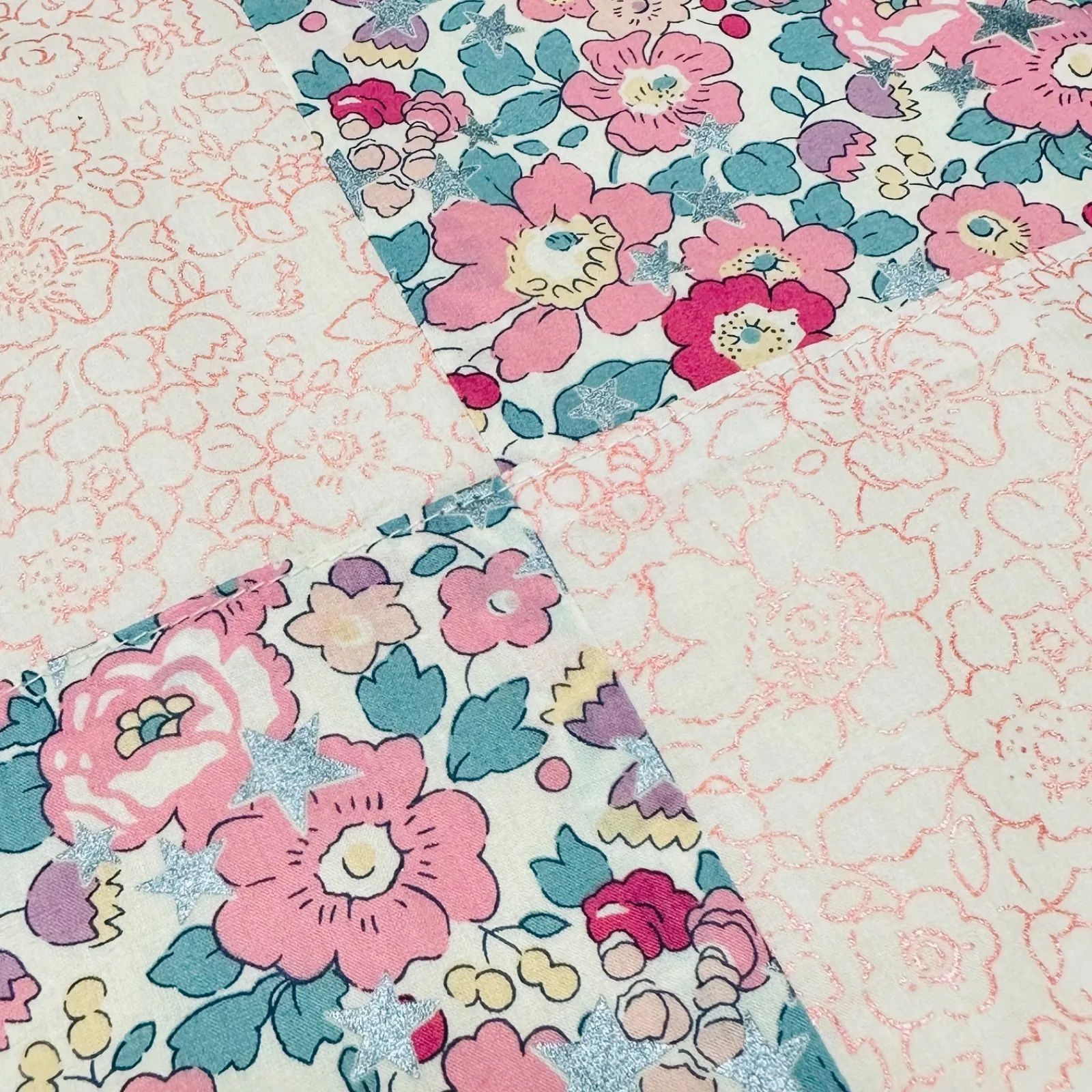 〈17〉まみ様　リバティ ハンドメイド ガーゼハンカチ ベッツィ ミシェル リバティ☆パッチワークハンカチ☆ガーゼハンカチ☆ ベッツィ