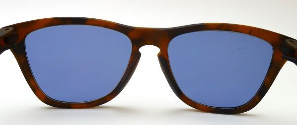 OAKLEY×RARTSの限定カスタム・偏光サングラス】OAKLEY