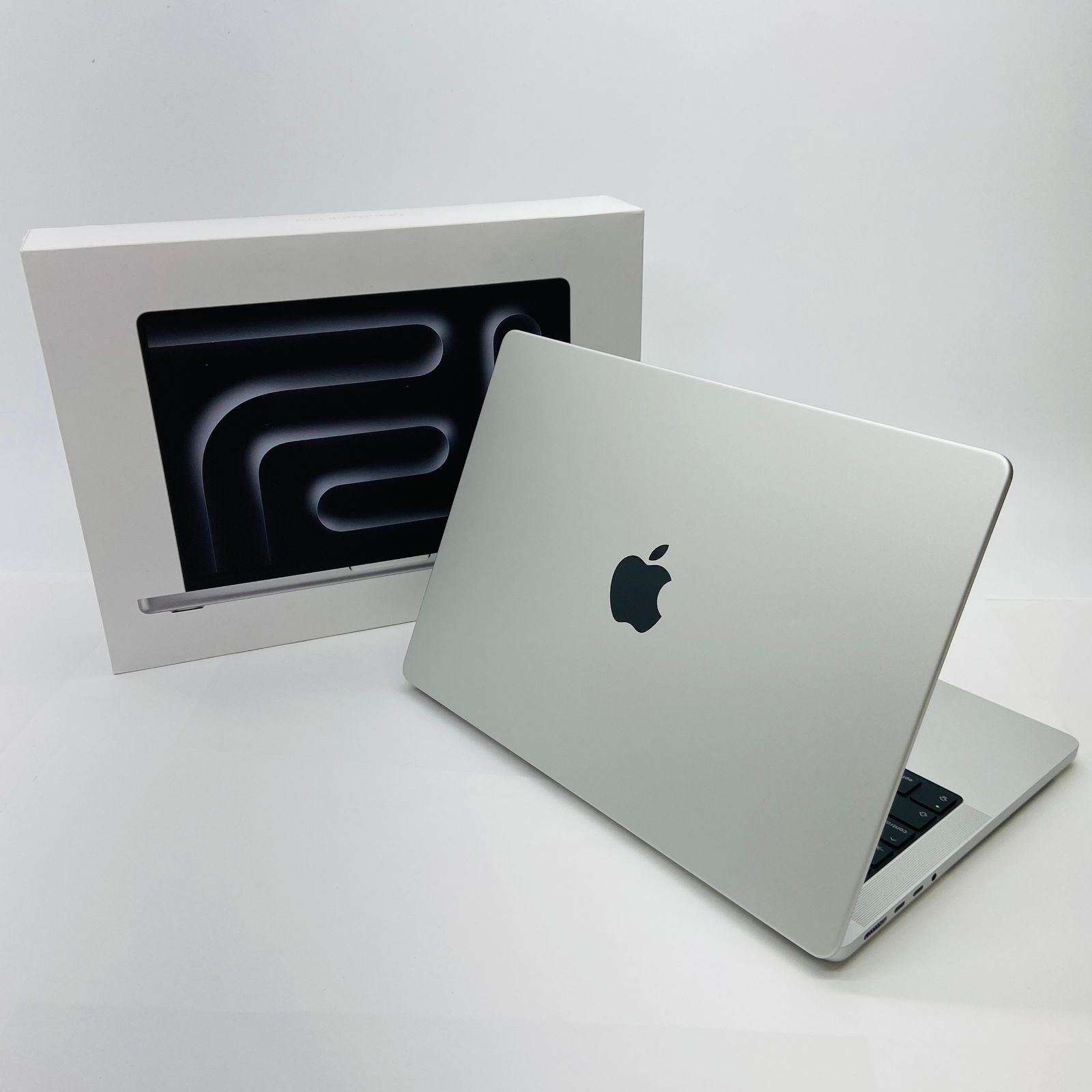 Apple MacBook Pro Apple M3 8GB SSD 512GB 14.2型 シルバー