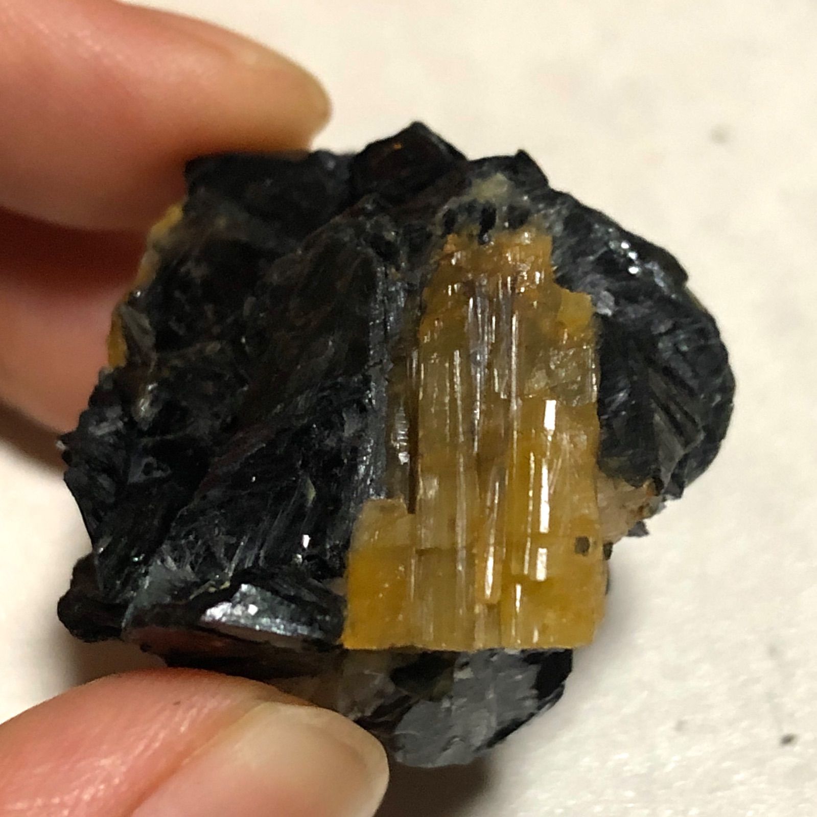 レア 黒雲母 バイオタイト イエロートルマリン 電気石 原石 鉱物標本 天然石 - メルカリ