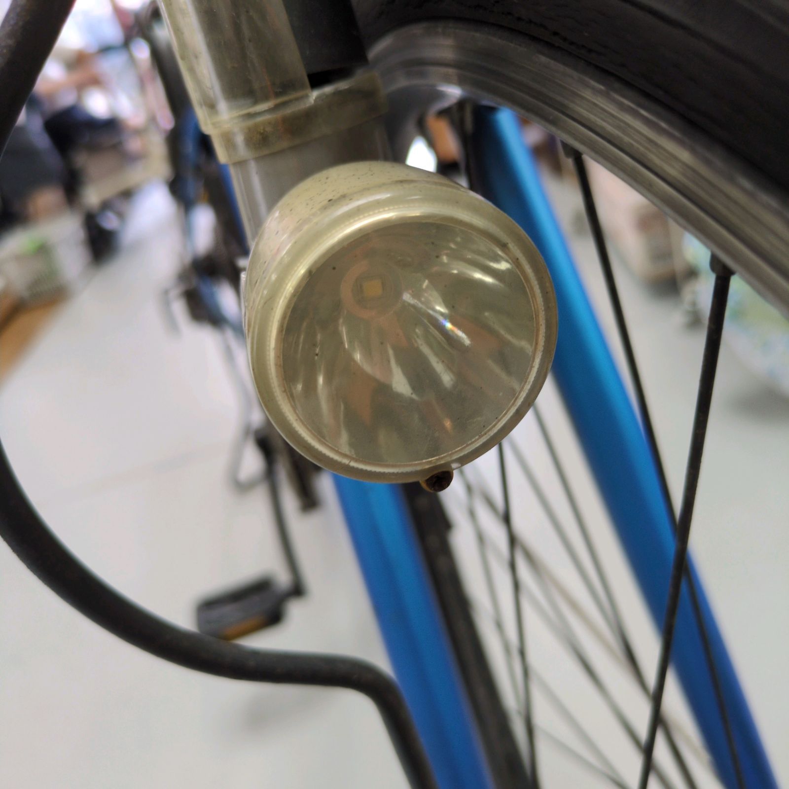 J207 ☆それなり使用感☆クロスバイク自転車☆OFFICE PRESS☆7段☆LED