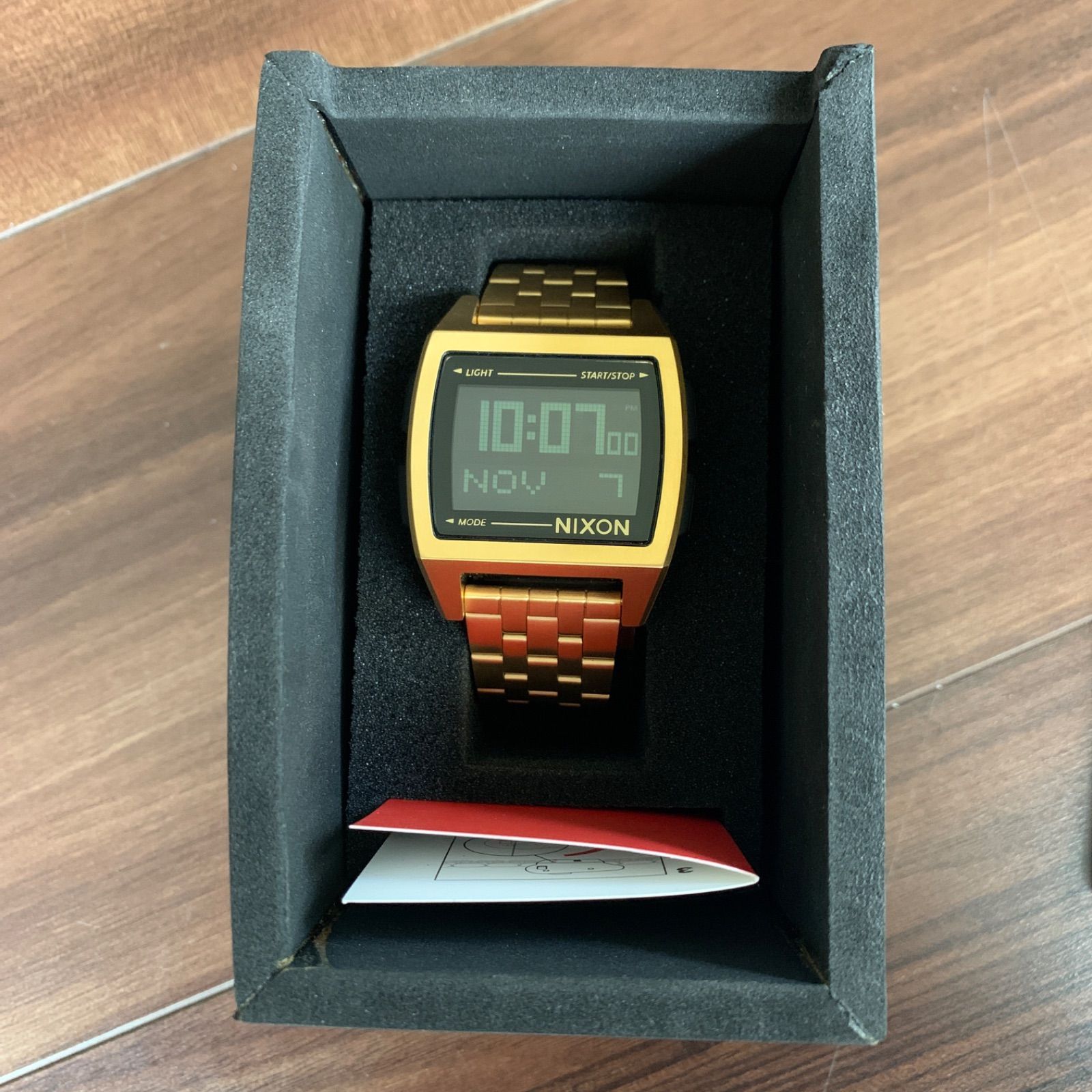 新品】NIXON ニクソン デジタル腕時計 ゴールド - メルカリ