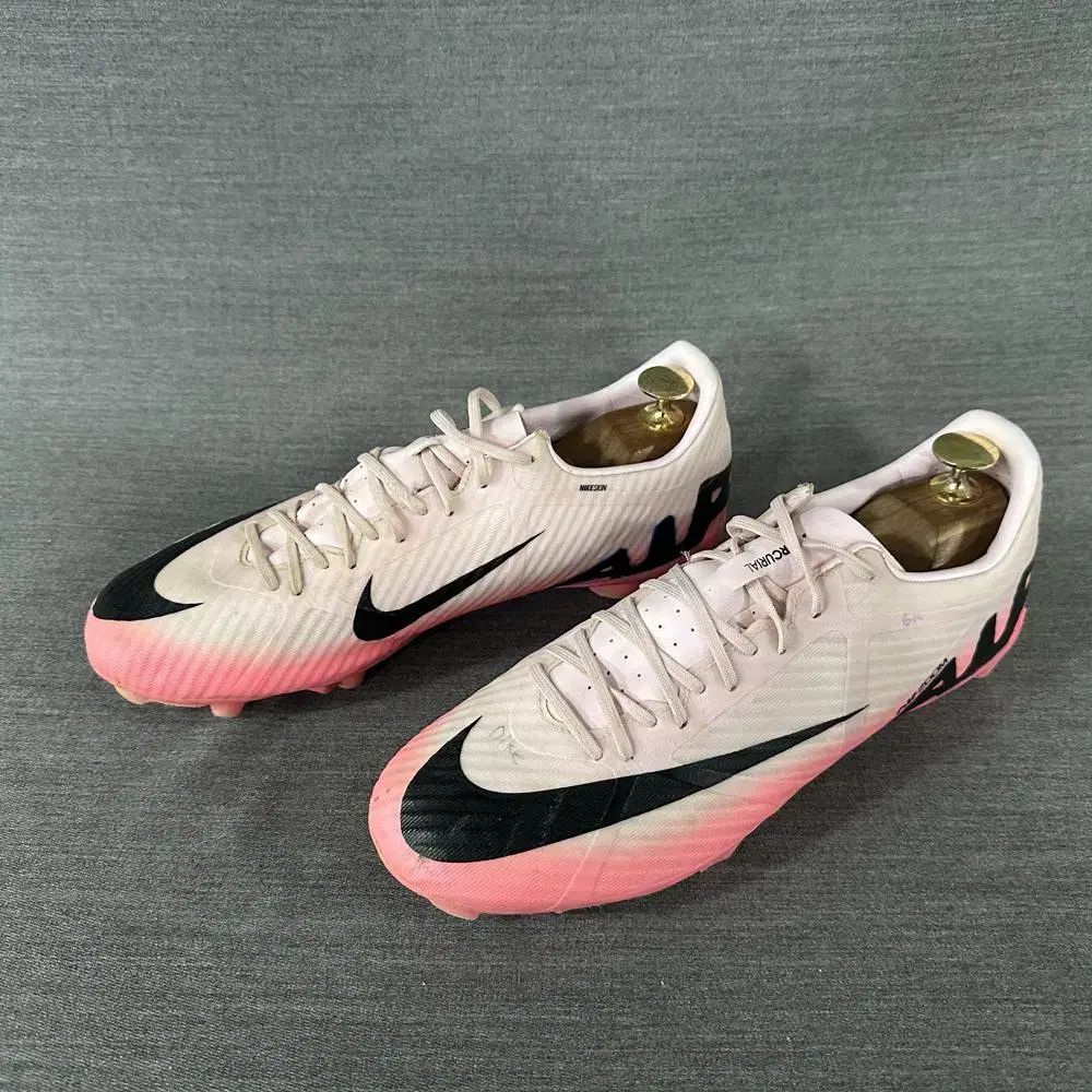 Nike ナイキ メンズ サッカー スニーカー Nike HyperVenomX Proximo IC  Jordan Neymar Jr. Black Cement スニーカー NIKE SB⁄ ナイキSB スニーカー メンズ レディース FC クラシック スケシュー サッカー サンバ 909096-002⁄909