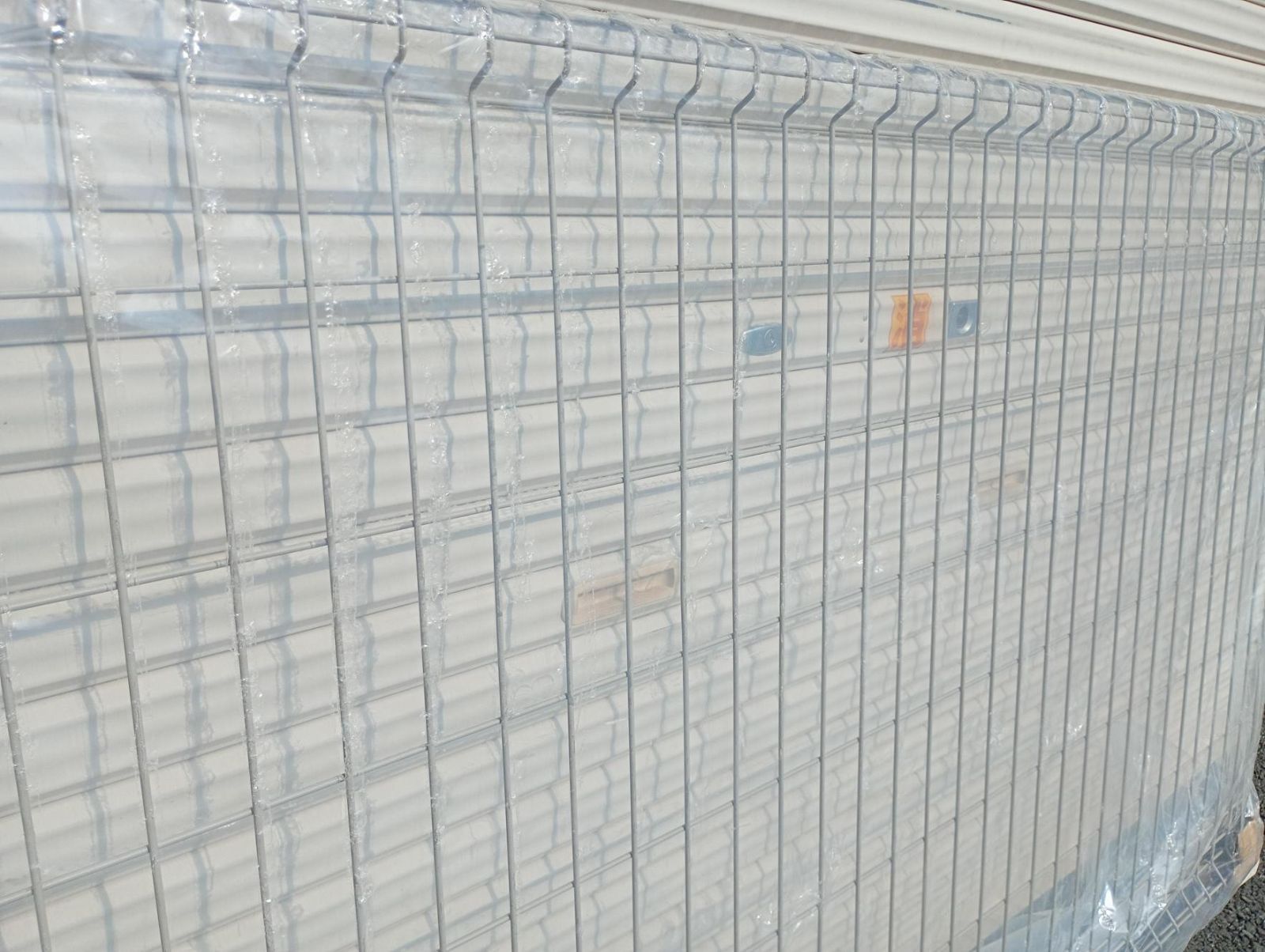 人気のある LIXIL メッシュフェンスA型本体 ステン 地道な