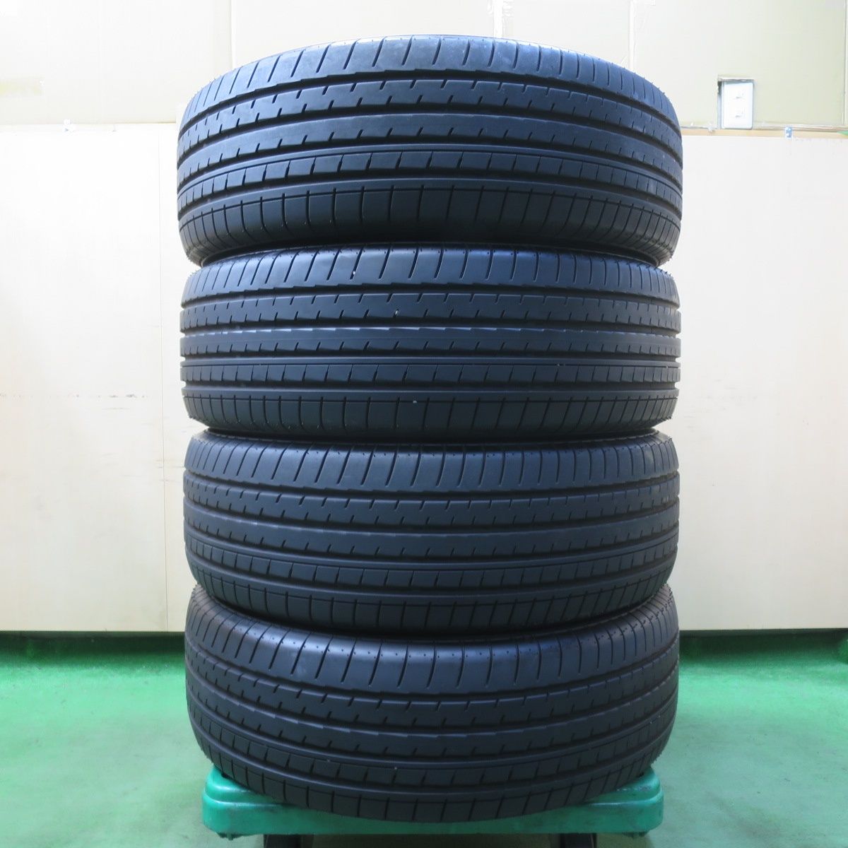 バリ溝 24年 9.5分 235|60R18 ヨコハマ BluEarth-XT AE61 タイヤ 18インチ レクサス NX エクストレイル CX-80 等 5051706イノタ