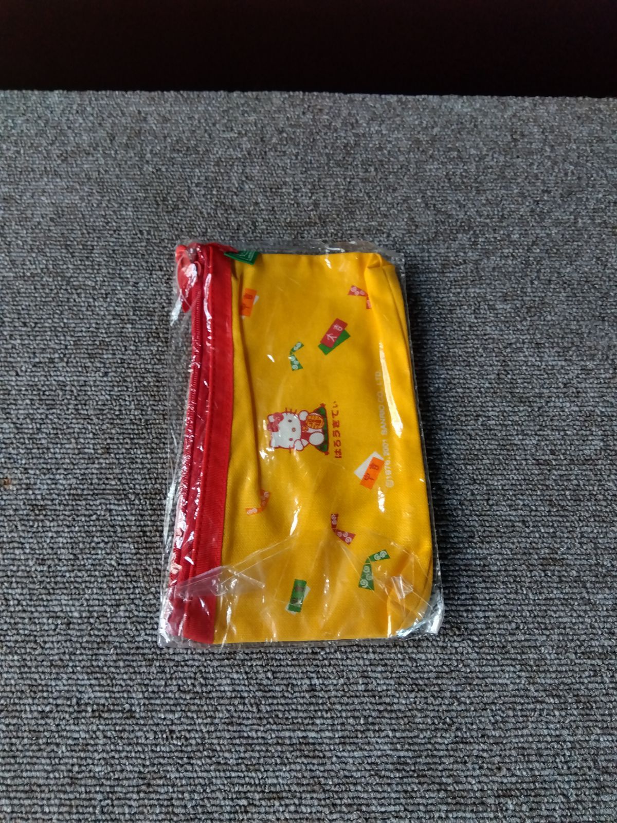 ハローキティ　缶ペンケース　レトロ　2001年　新品 ハローキティ 缶ペンケース レトロ 2001年 新品 - メルカリ