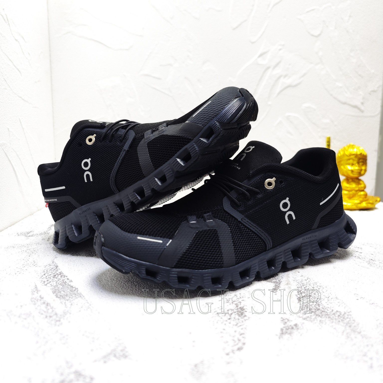 Amazon.com | On Men's Cloud 5 Sneakers, Black/White, 8