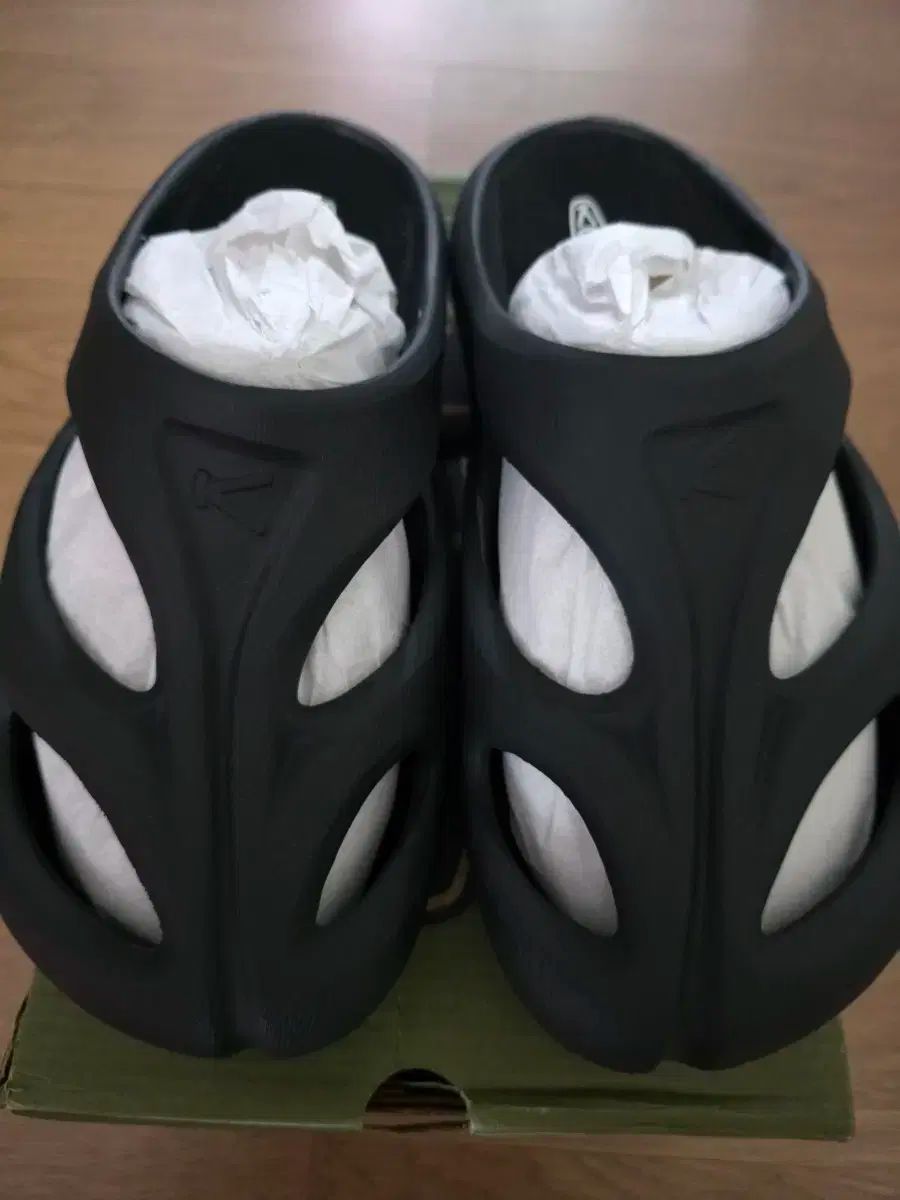 KEEN キーン シャンティ 260