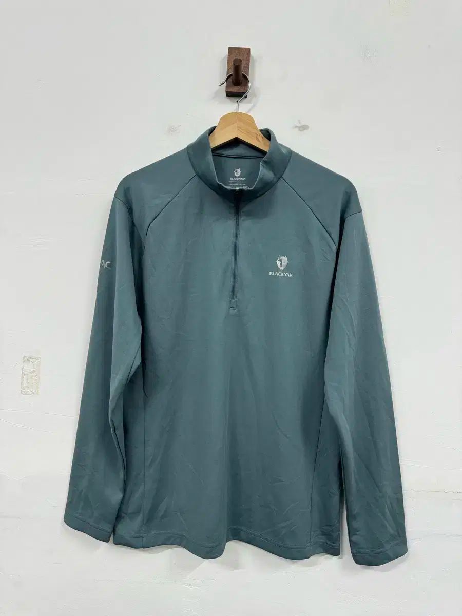 【雷市場（ポンジャン）商品韓国直送】 （ 180 1) ブラックヤク ポリエステル ハーフジップ 長袖Tシャツ