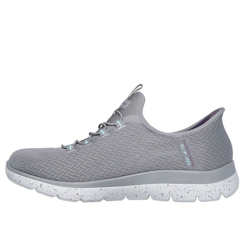 スポーツスタイル シューズ