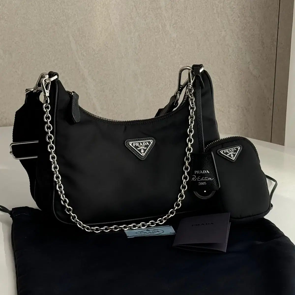 PRADA(プラダ) Re-Nylon テスート ホーボーバッグ ブラック クロスバッグ