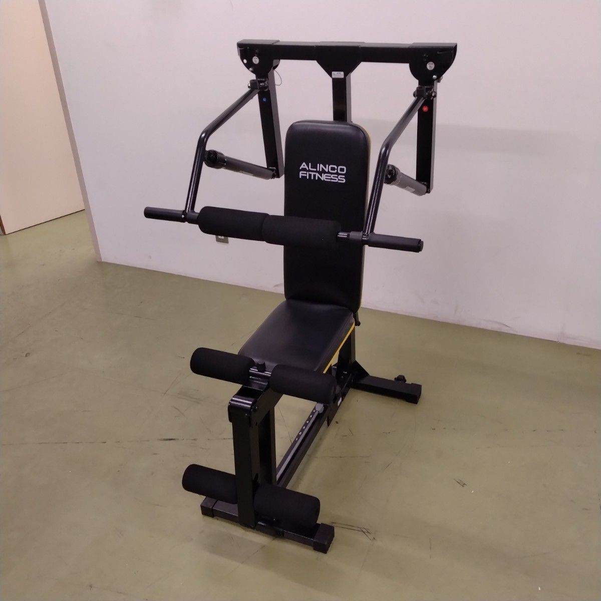 引き取り限定】ベンチプレス 多機能ベンチ トレーニングベンチ 黒 香川