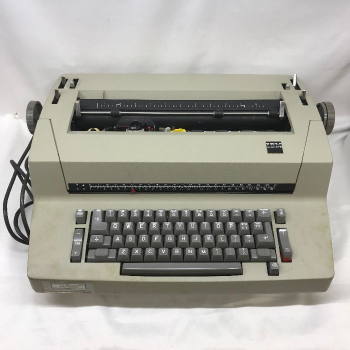 タイプライターIBM モデル82C（ジャンク品）