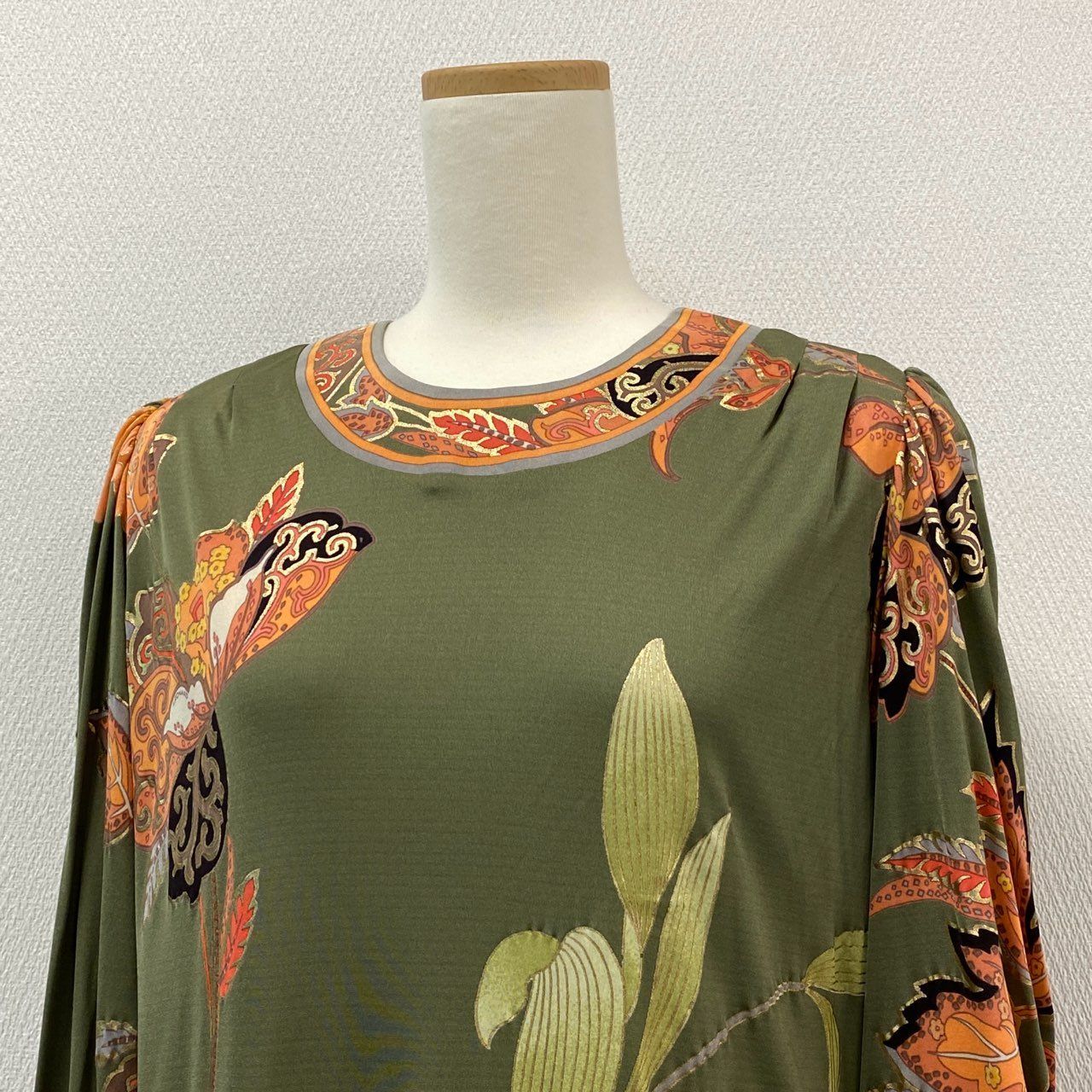美品✨レオナール シルク100% ロングワンピース 美麗花柄 トリム リボン LEONARD - 極美品 レオナール LEONARD FASHION ワンピース