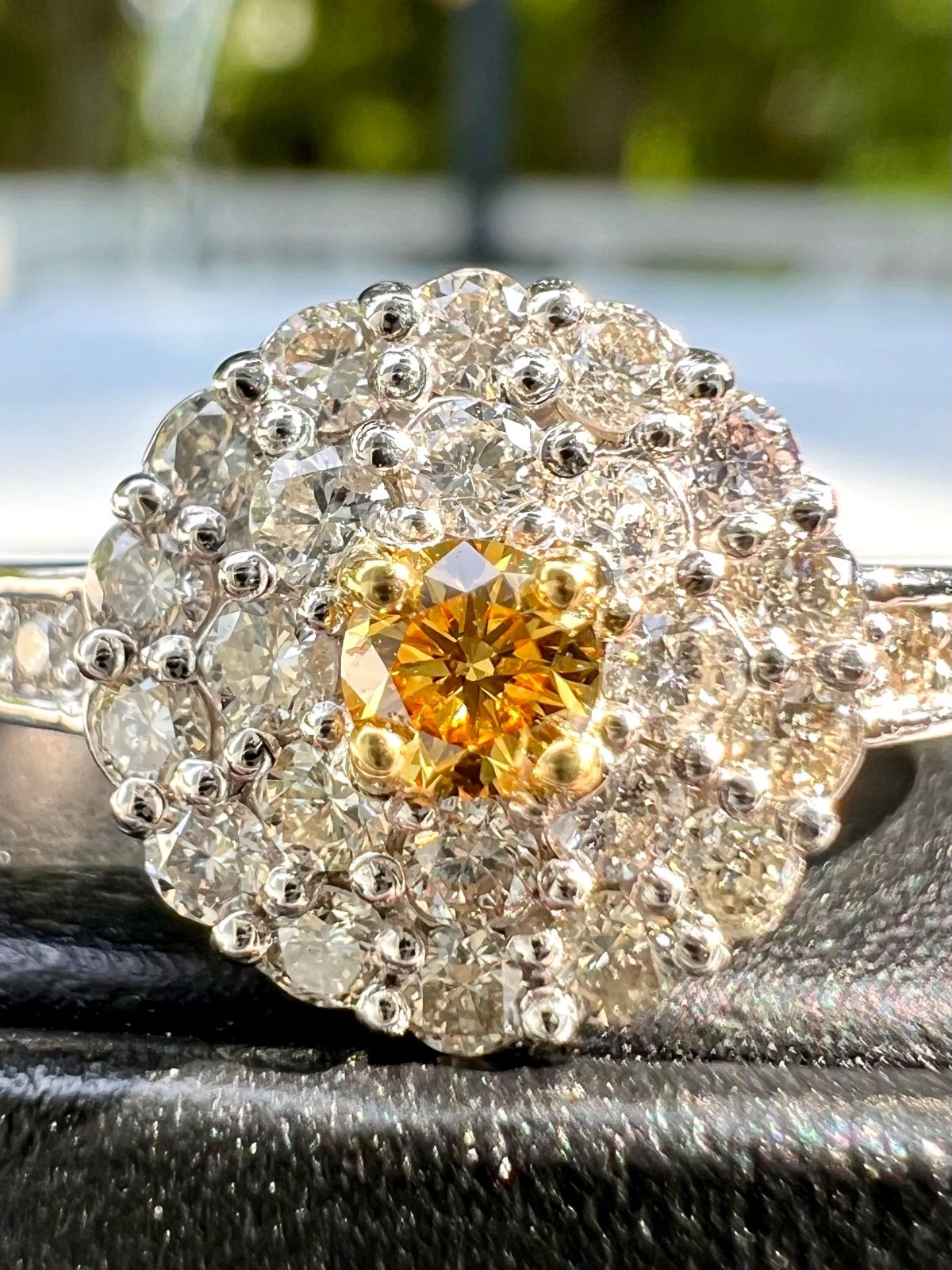 Pt950ファンシービビッドイエローダイヤモンドリングYellow Diamond VS 