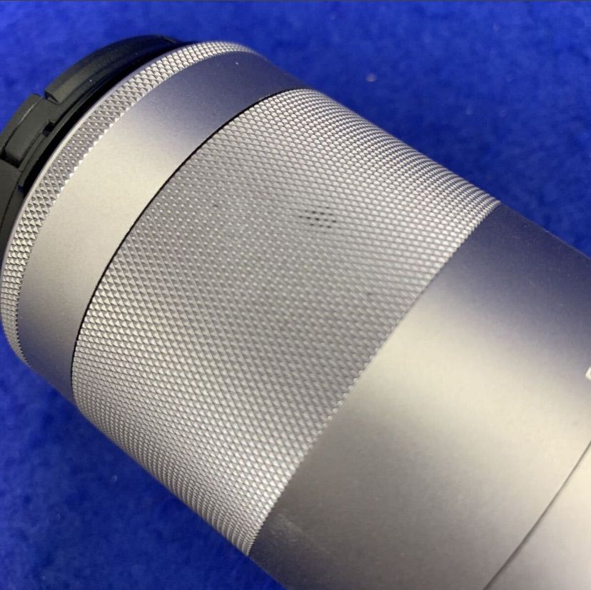 【美品】EOS Kiss M2（ホワイト）・ダブルズームキット CANON EOS Kiss M2 ダブルズームキット [ホワイト] 価格比較