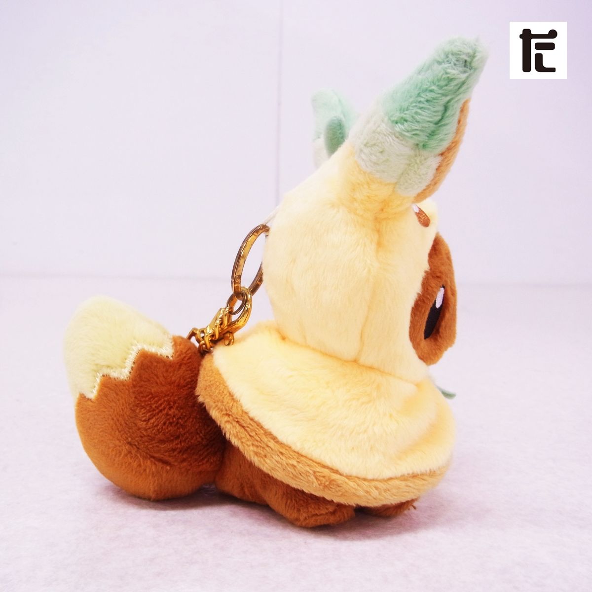 お*収様 リーフィア　ポンチョ ポケモンセンター リーフィアのポンチョを着たイーブイ