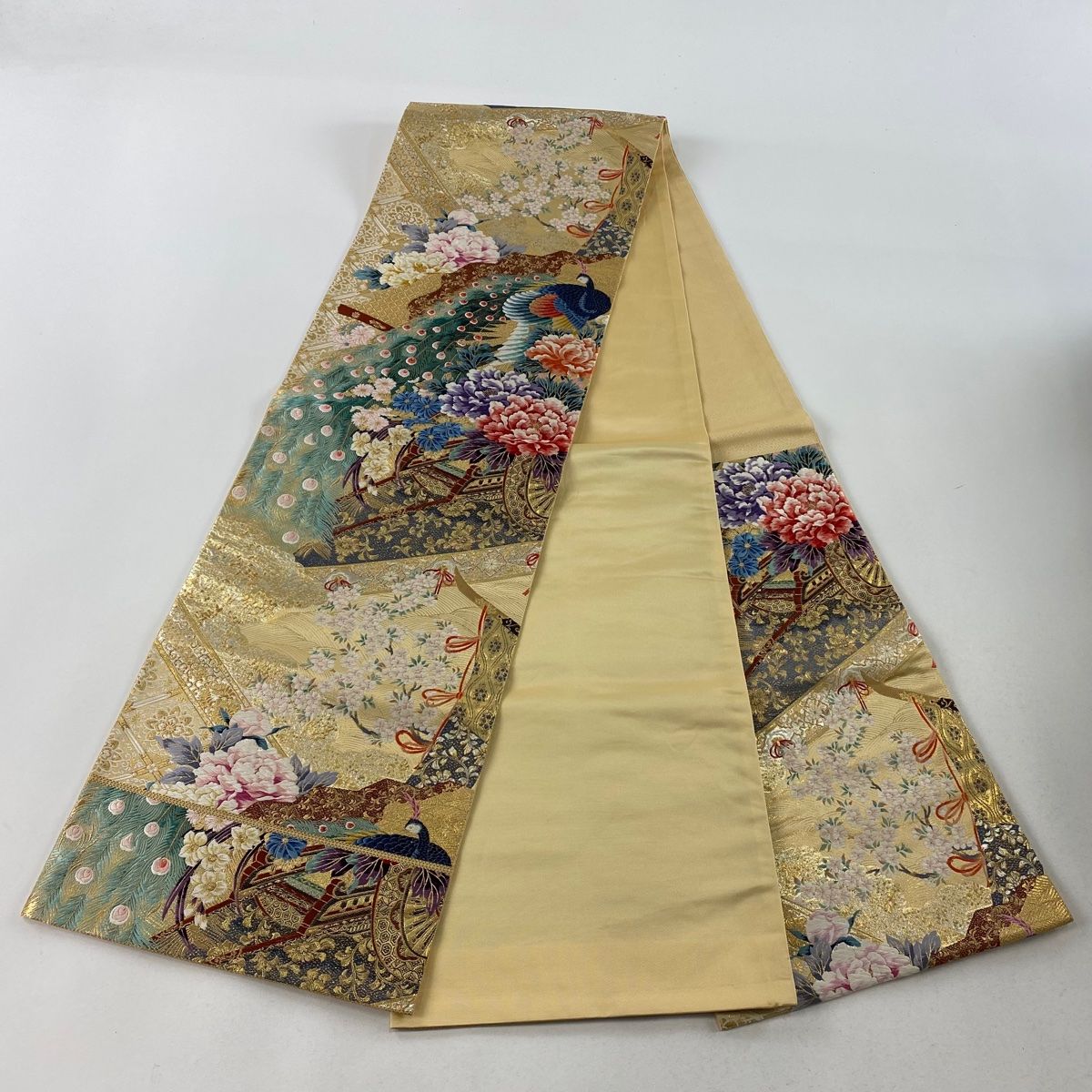 袋帯 美品 秀品 関西仕立て 孔雀 牡丹 純金箔 唐織 金色 六通