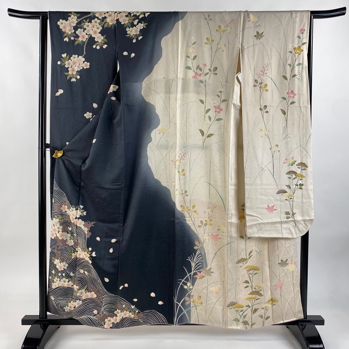 振袖 身丈159cm 裄丈64.5cm M 袷 桜 波 ぼかし 金彩 紺色 正絹 秀品