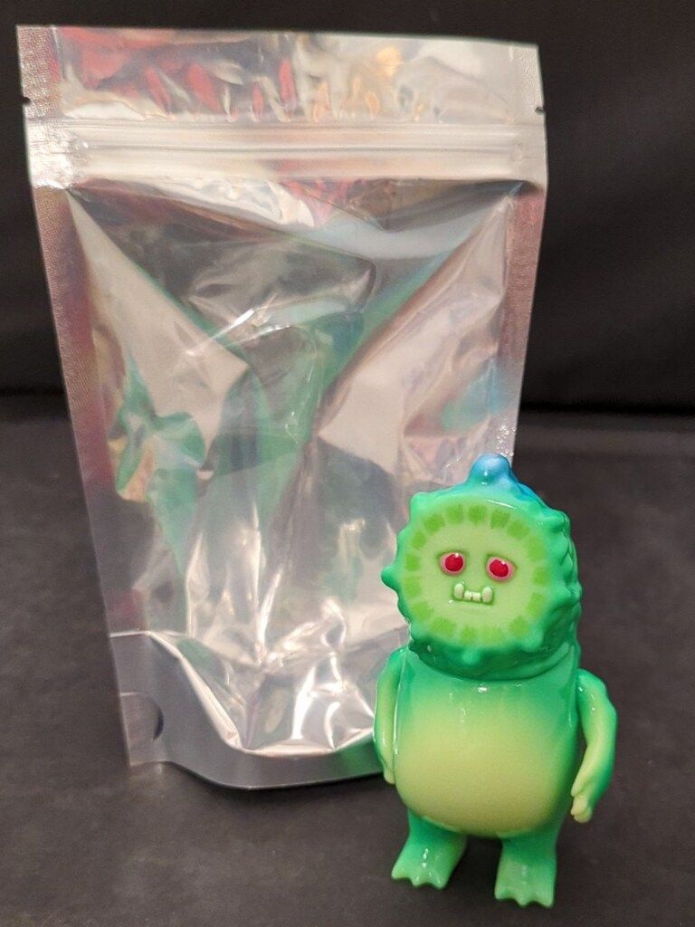 デザフェス　ベビーゴーヤ怪獣　イエロー デザフェス ベビーゴーヤ怪獣 イエロー Amazon.co.jp: トイ