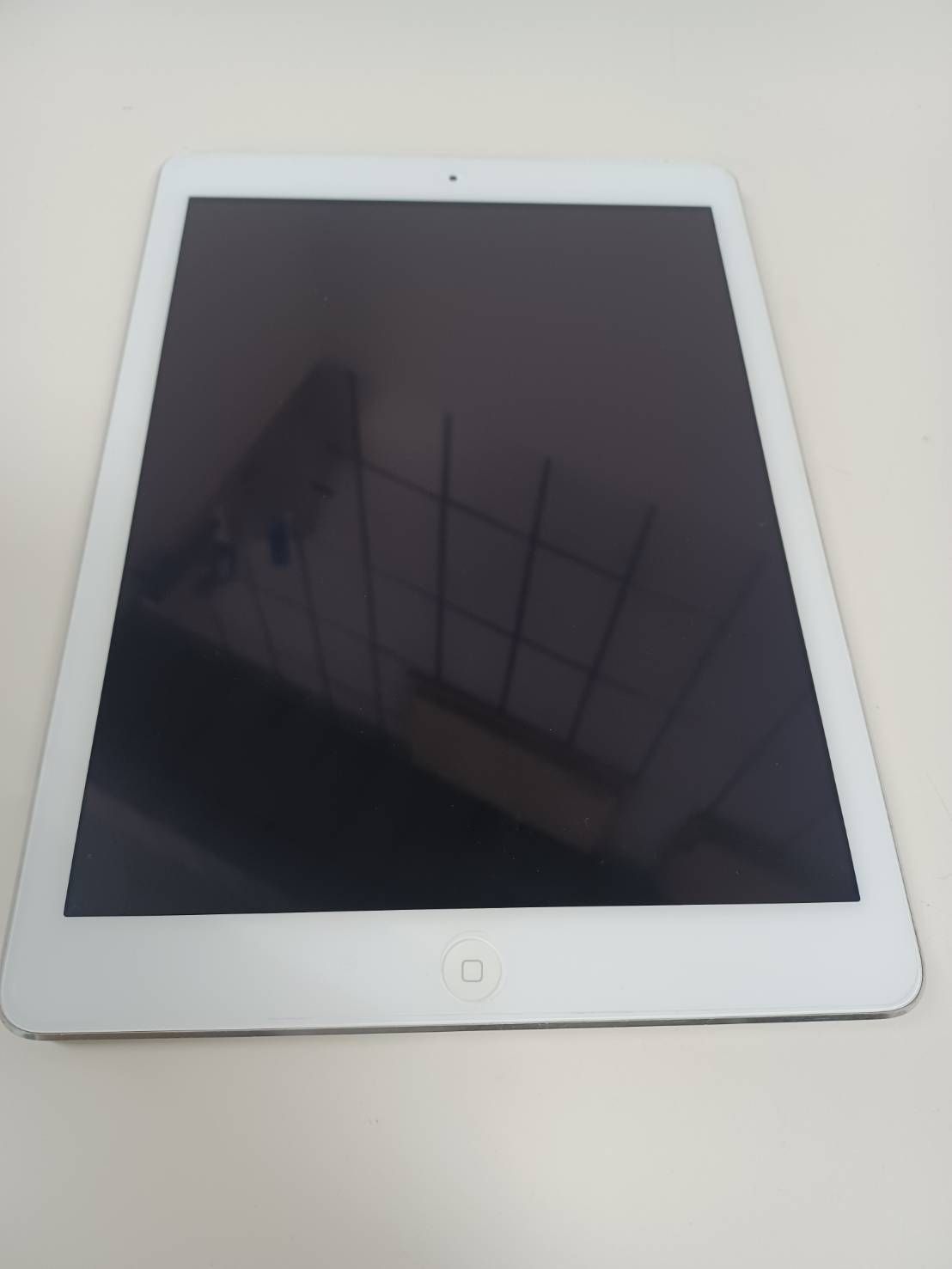 【Wi-Fiモデル】iPad Air 第1世代 FD788J/B (A1474) 16GB