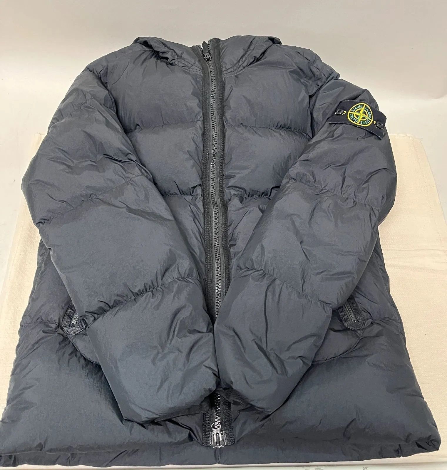 浜館75-1570】 正規品 STONE ISLAND ストーン アイランド ダウンジャケット フェイクバスターズ鑑定済み サイズ：M 【中古品】 -  メルカリ