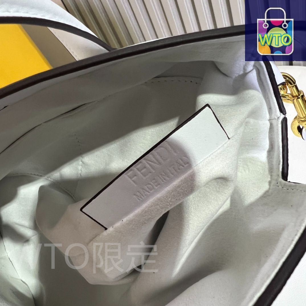 全品本物! FENDIショルダーバッグ リュックサック 手首バッグ ポーチ ダブルハンドルと調節 な取り外し なショルダーストラップ-WTO輸入