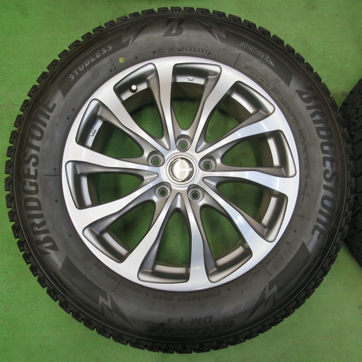 バリ溝！21年！キレイ！9.5分☆スタッドレス 225/65R17 ブリヂストン 