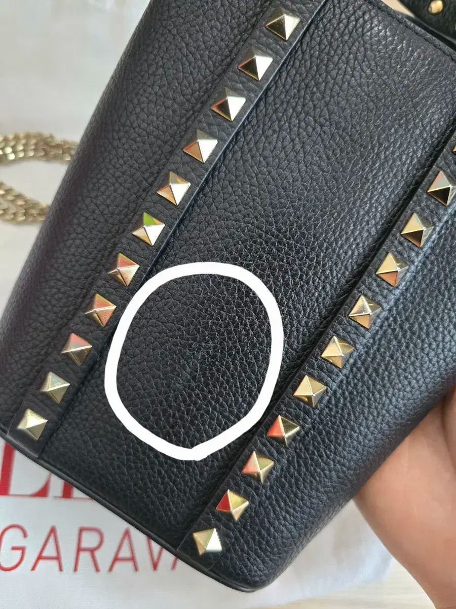 Valentino ヴァレンティノ