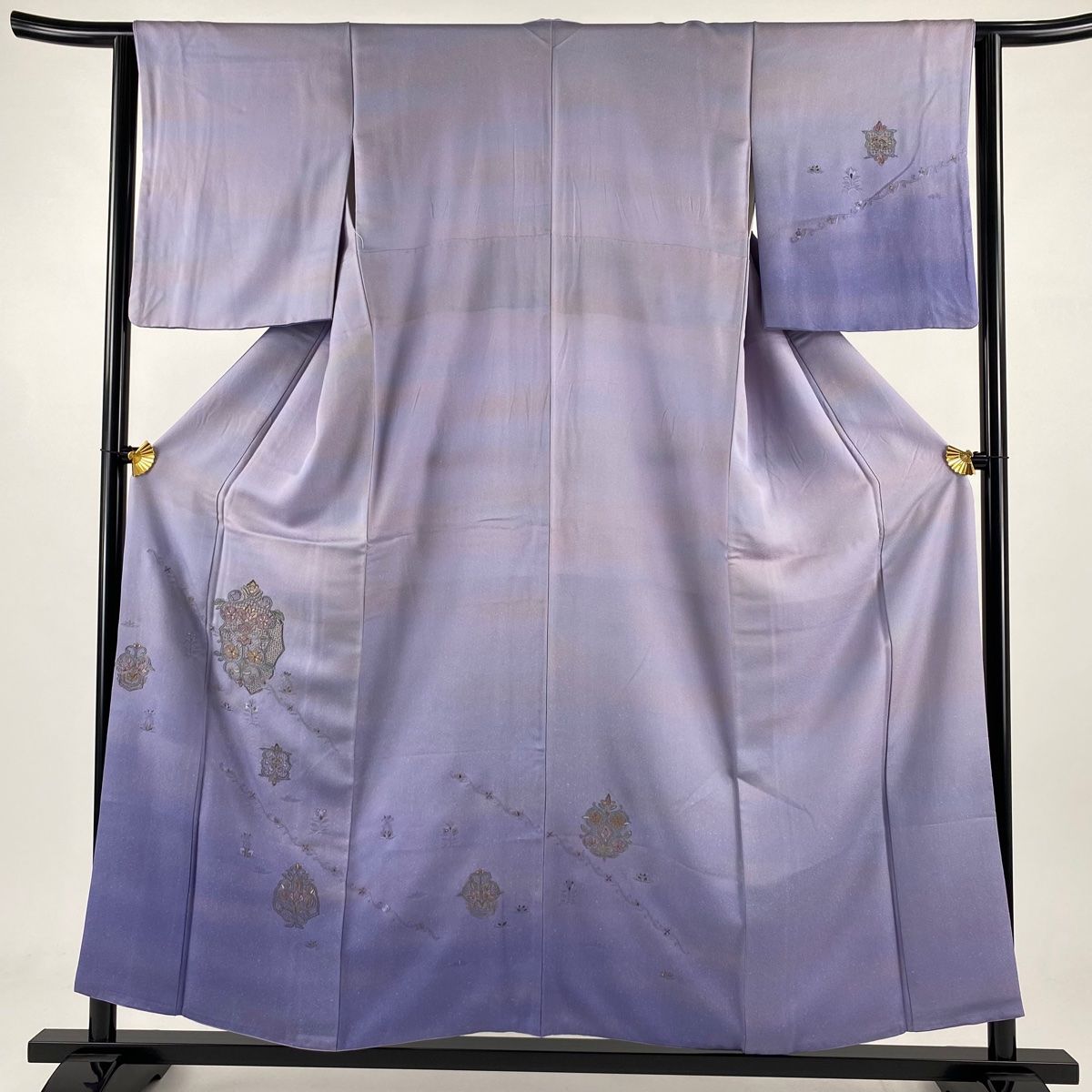 付下げ 身丈155.5cm 裄丈62cm S 袷 草花 刺繍 ぼかしぼかし 薄紫 正絹 名品
