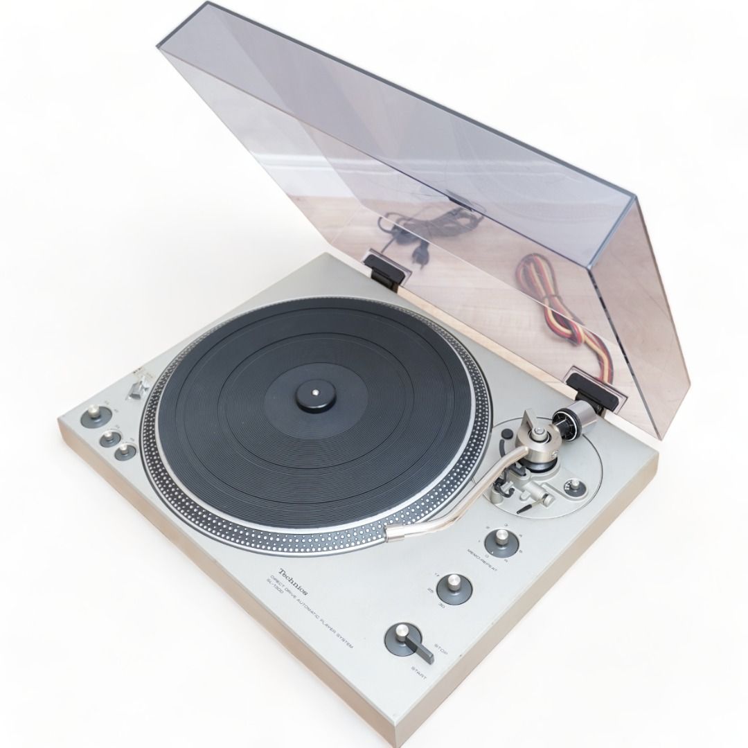 Technics テクニクス SL-1300 ターンテーブル カバー付き 完動品