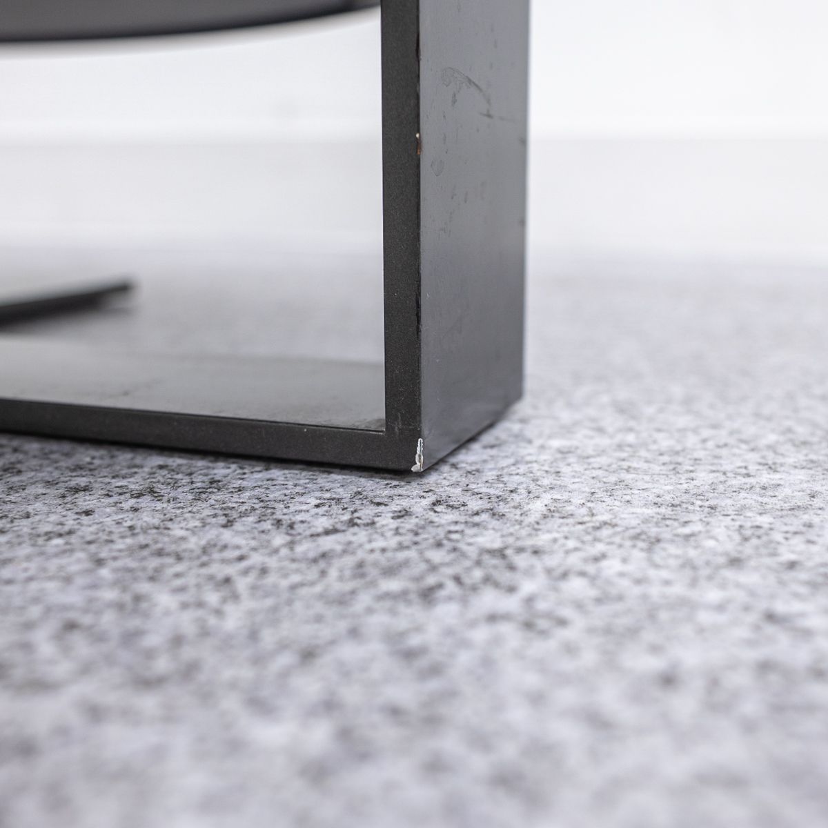 アイリーン・グレーの中古サイドテーブル イタリア製 2025年最新