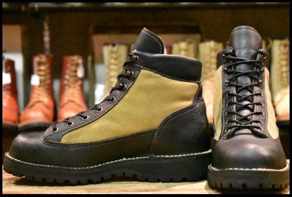 SOLOVAIR、ソロベアー、ソロヴェアー 6ホールブーツUK7 SOLOVAIR