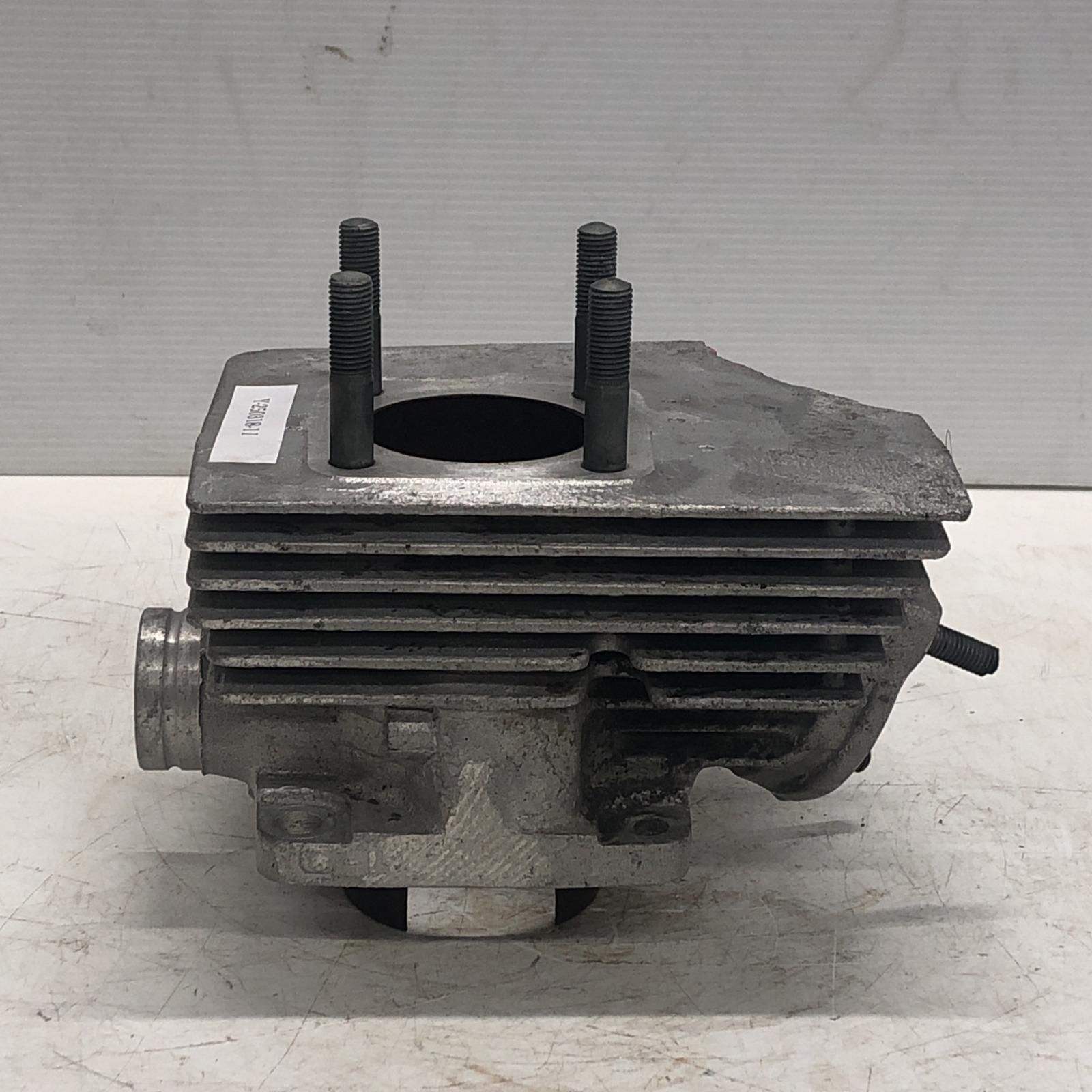 SUZUKI GT380 シリンダー（1） 部品取り スズキ - メルカリ