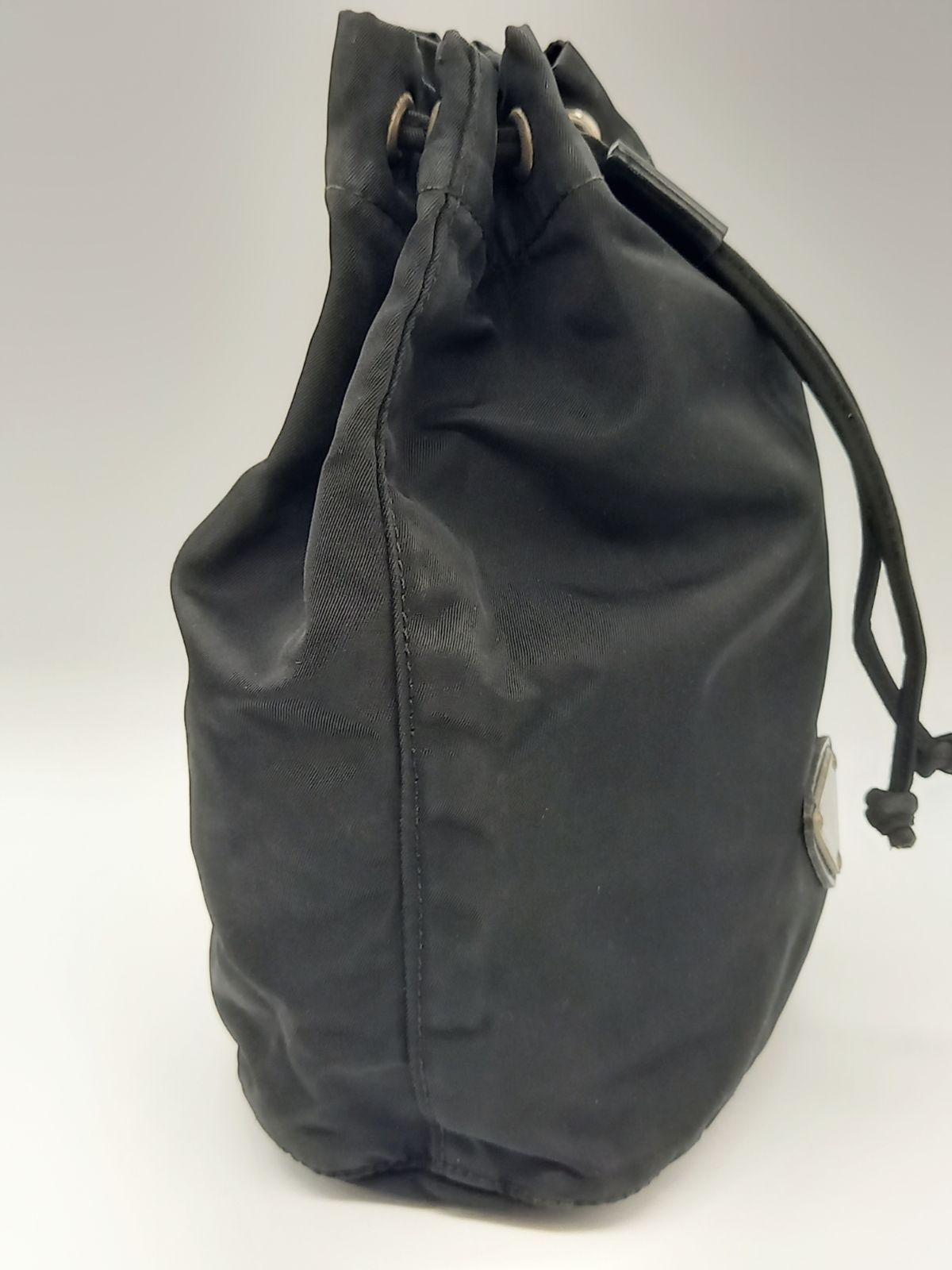 良品】PRADA プラダ 巾着 ポーチ 三角プレート ナイロン ミニ バッグ