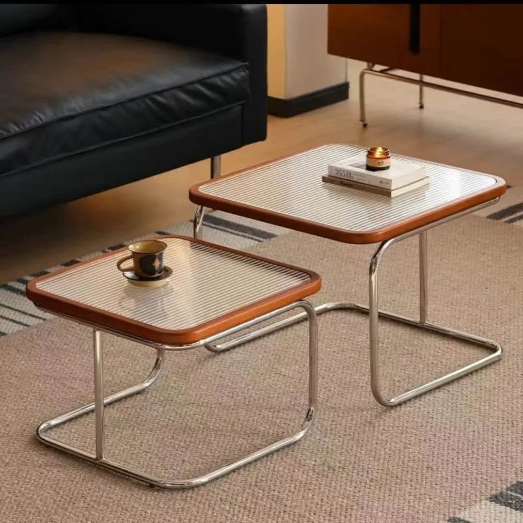 サイドテーブル