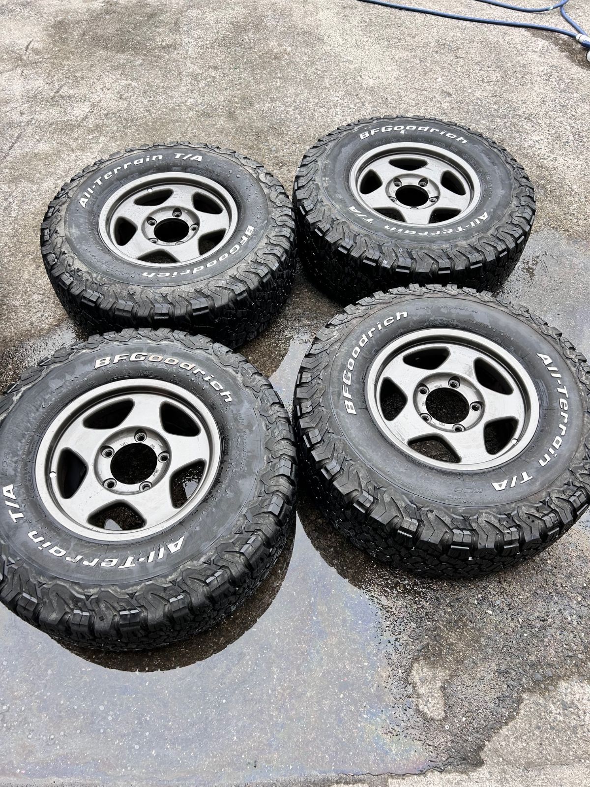 ブラッドレーV　ランクル100　16×9J　285/65R16　グッドリッチ トヨタ