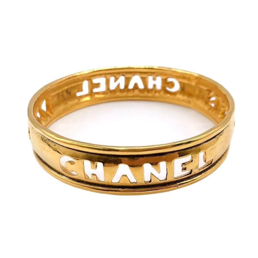 CHANEL シャネル ブレスレット ロゴ バングル ゴールドアクセサリー