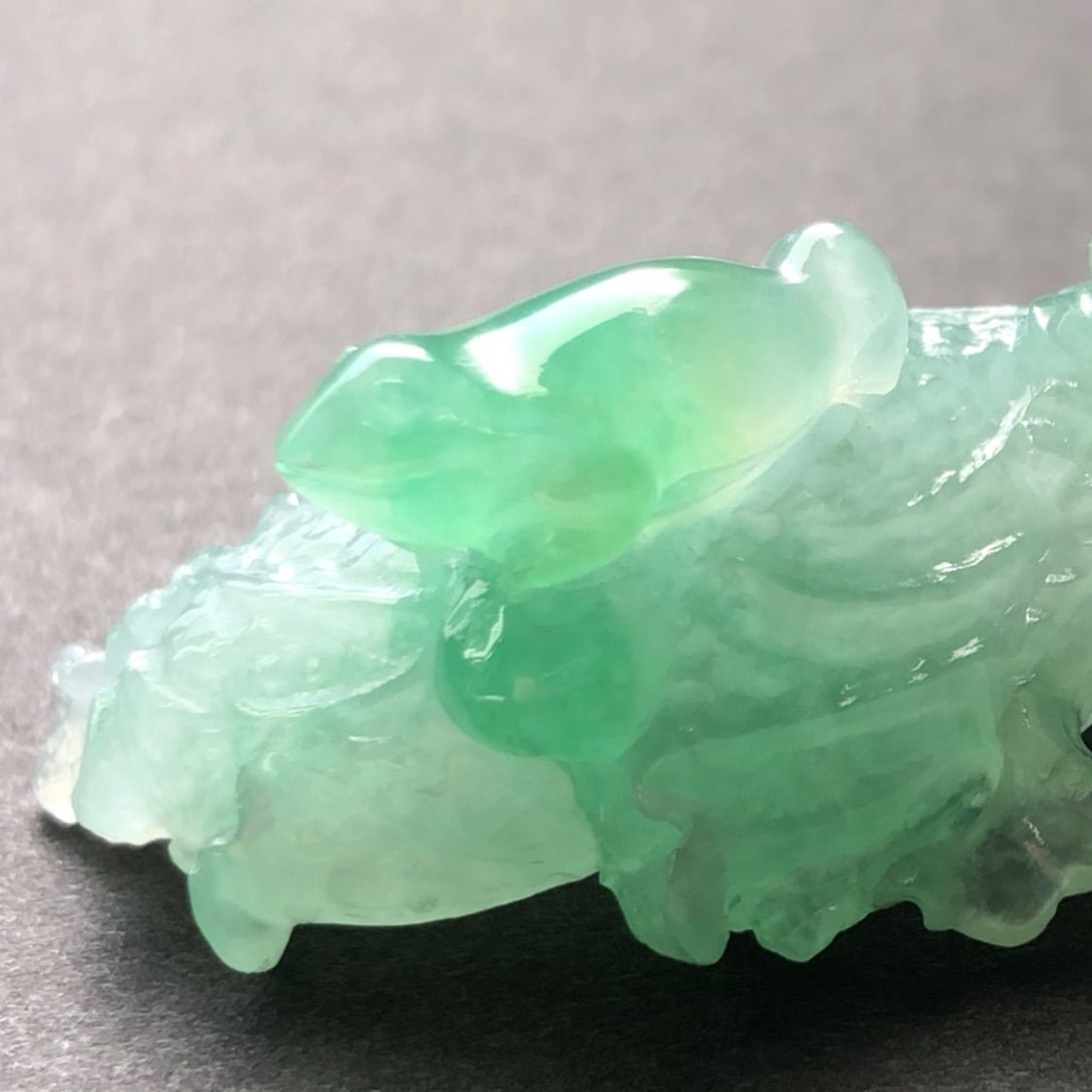 本翡翠 置物 ミャンマー産 白菜 彫刻