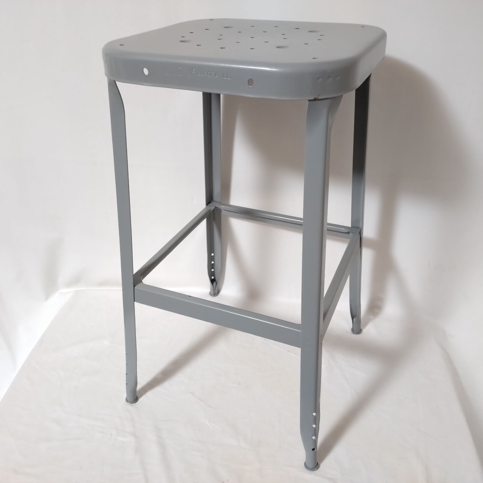 廃盤品 LYON AURORA.ILL リヨン ファクトリースツール ハイスツール インダストリアルスツール ヴィンテージ レトロ パシフィックファニチャーサービス