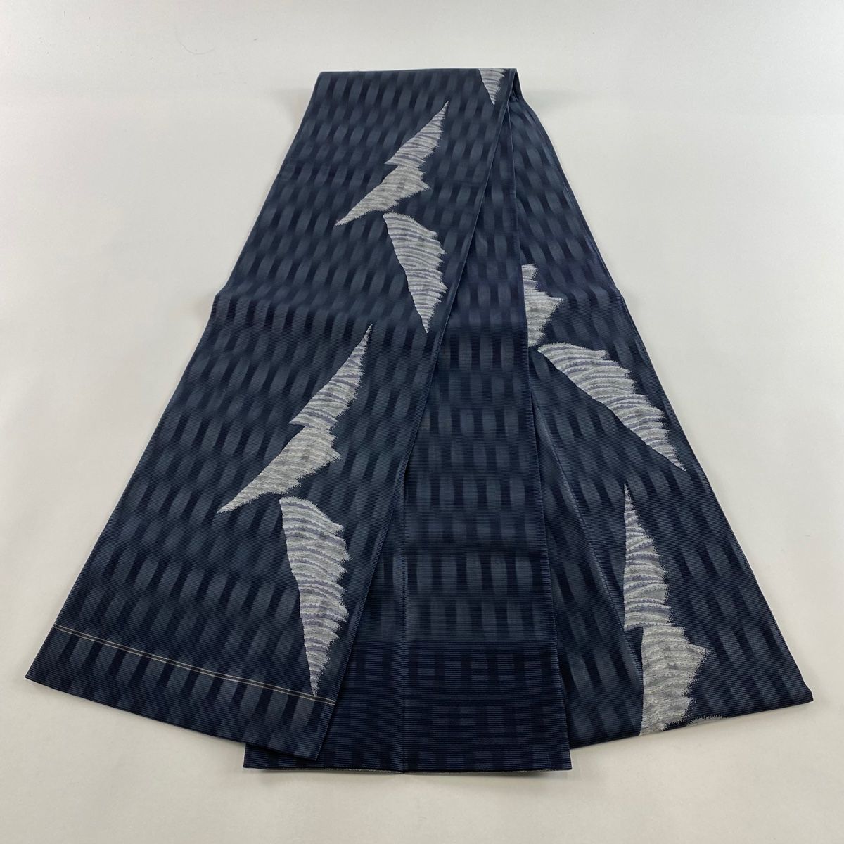 袋帯 名品 夏帯 幾何学 紺色 六通 正絹 【中古】 - メルカリ