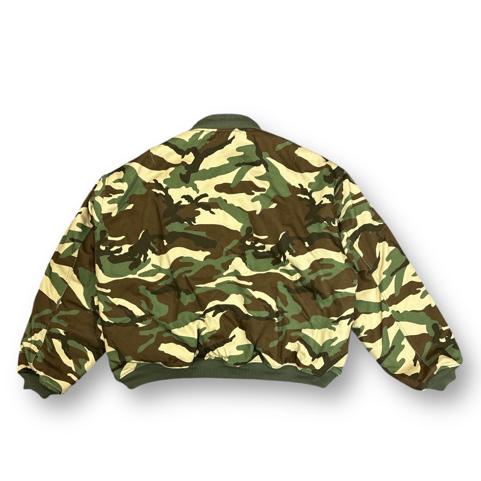 VETEMENTS カモフラ MA-1ジャケット 限定版 VETEMENTS カモフラ MA-1ジャケット 限定版 VETEMENTS カモフラ MA-1