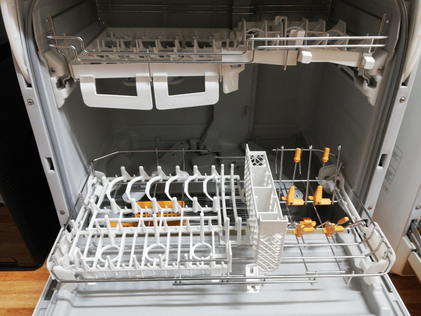 パナソニック食器洗い乾燥機NP-TH3-N 2020年製 パナソニック 食器洗い