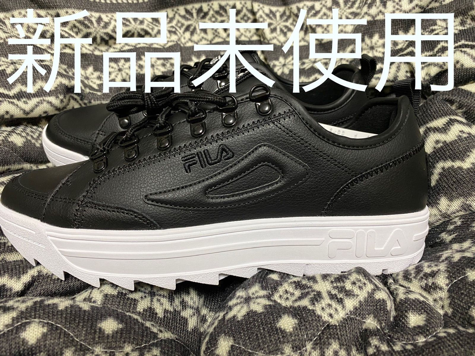 新品未使用】【FILA】ディスラプター コート 黒×白 28cm スニーカー