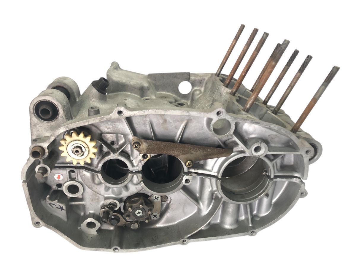 YAMAHA RZ250 4L3 クランクケース 上下セット レストア ＯＨにも 下ケース右側後部キックシャフト付近欠け有 TO-M2768