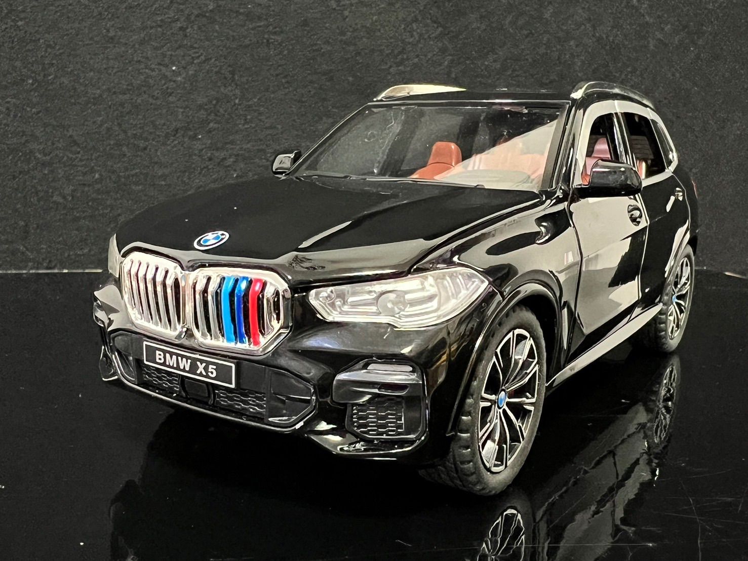 BMW X5 ミニカー SUV 1/24 ブラック H170 - メルカリ