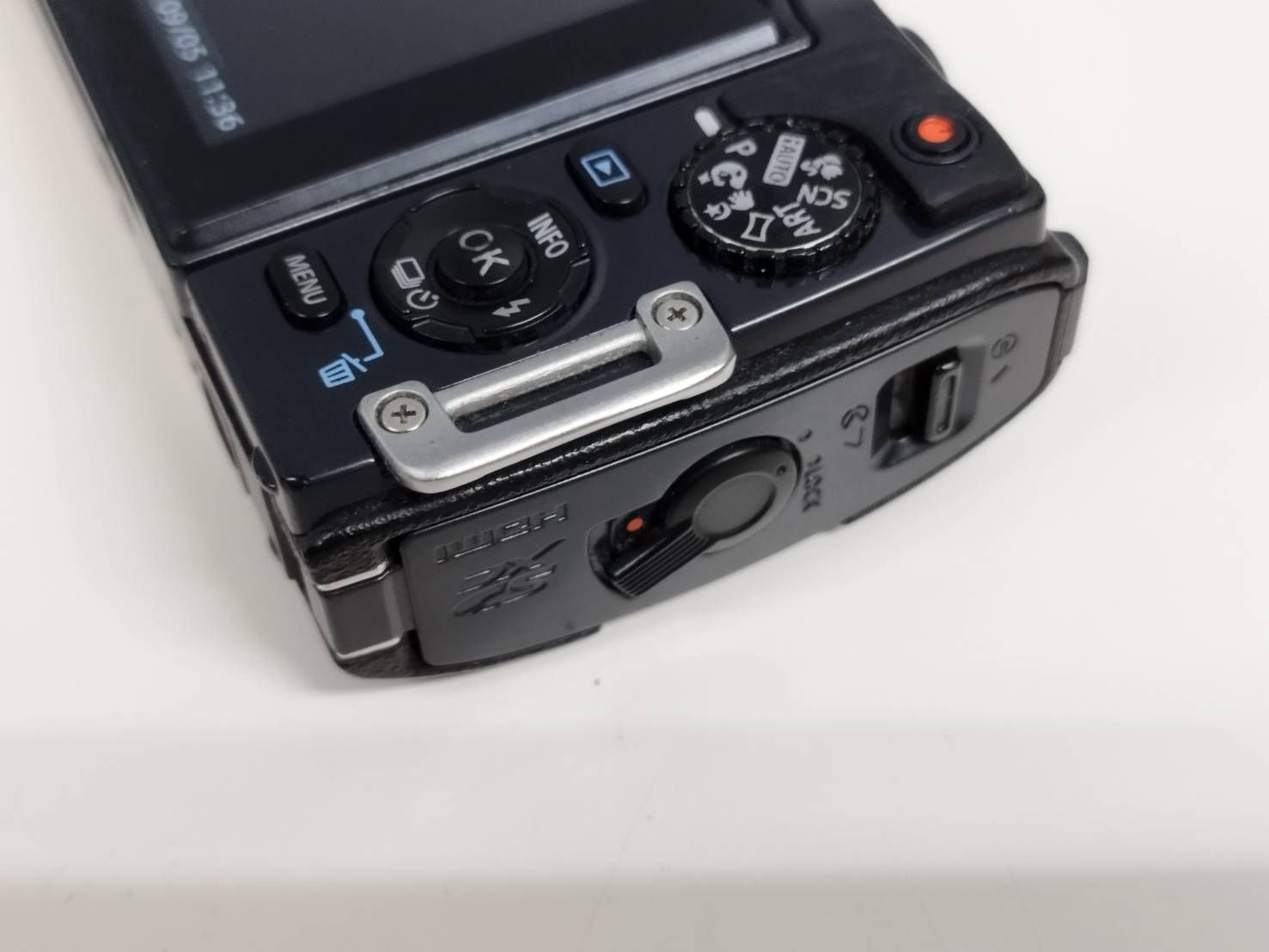 OLYMPUS Tough デジタルカメラ オリンパス TG-850 ジャンク品 OLYMPUS Tough デジタルカメラ オリンパス TG-850 ジャンク品