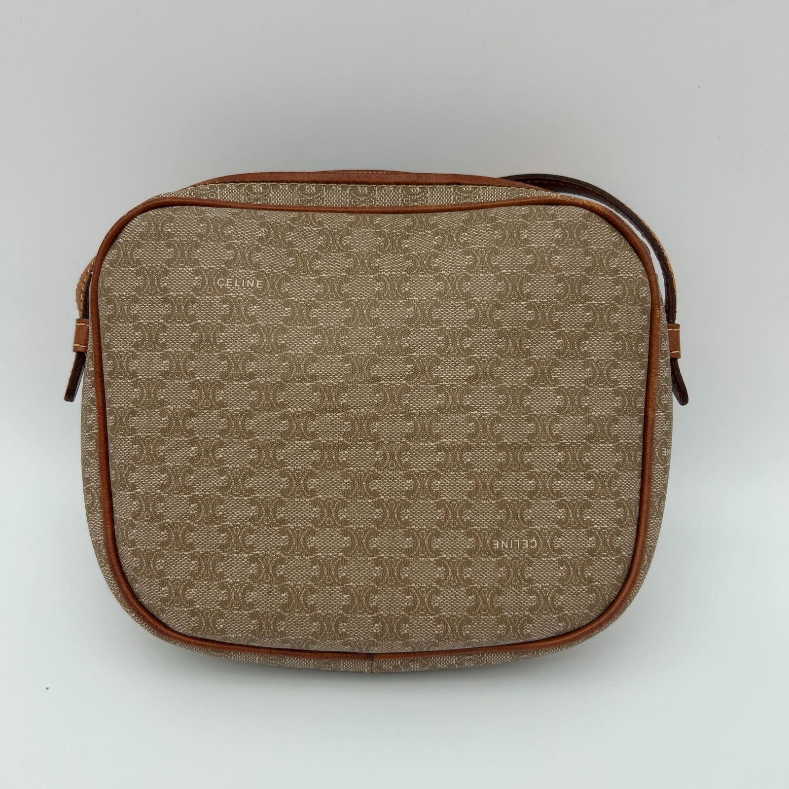 【中古品】CELINE ホワイトマカダム ショルダーバッグ ミニポシェット 日本直送 名牌中古包 】CELINE セリーヌ マカダム ロゴサークル